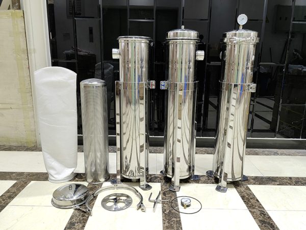 Clamp bag filter housing